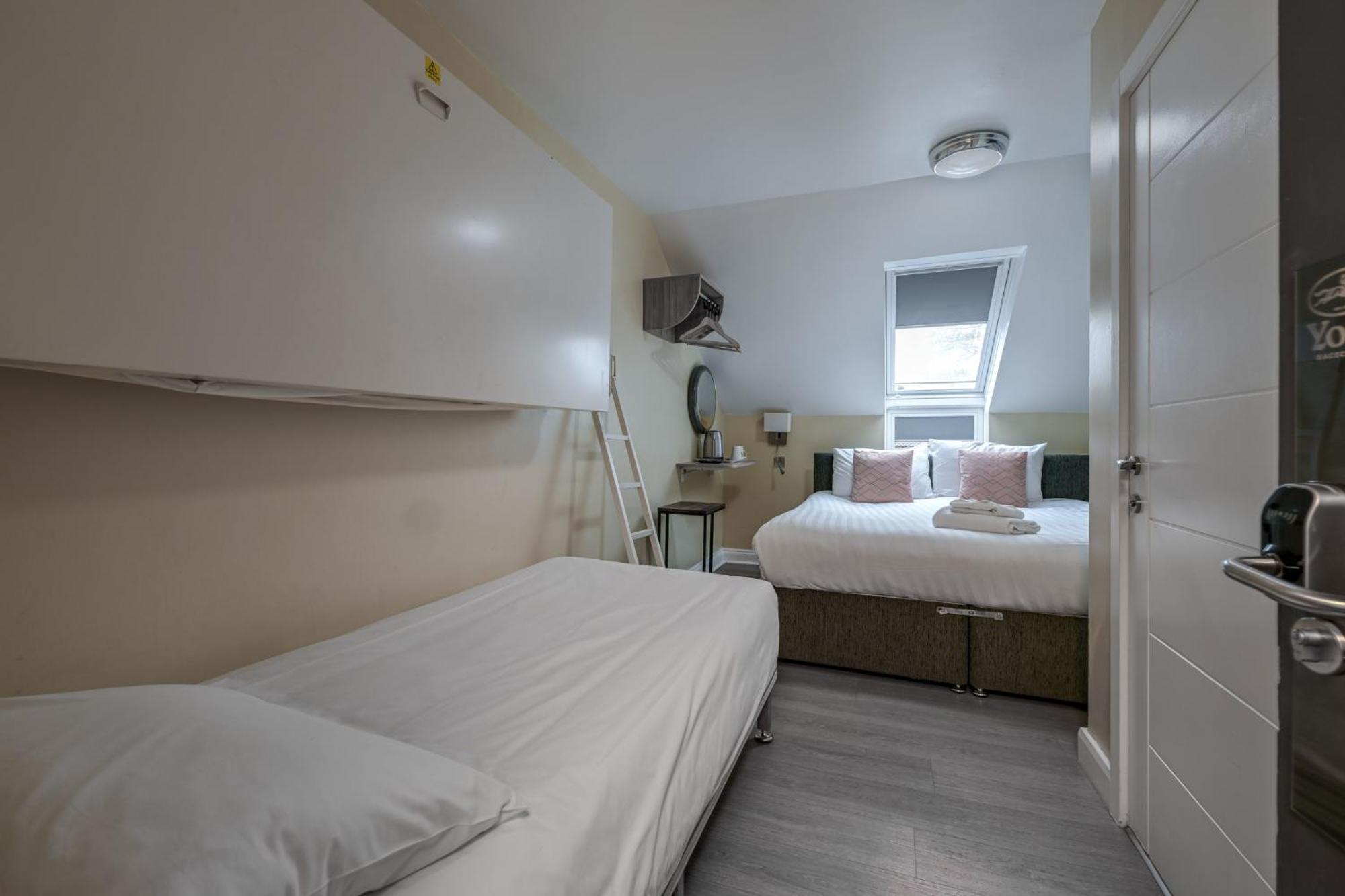 Hotel Stableside at York Racecourse Extérieur photo