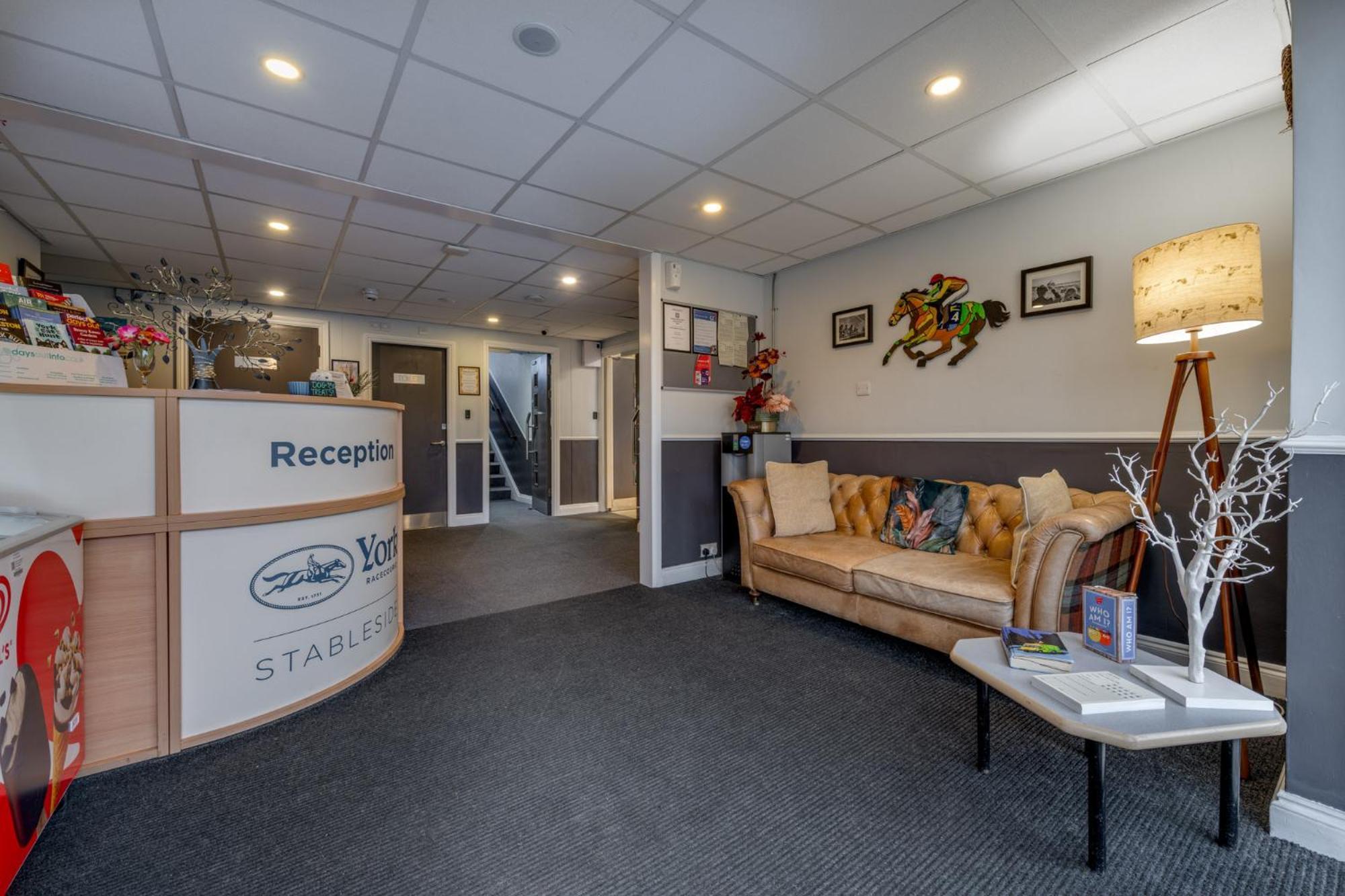 Hotel Stableside at York Racecourse Extérieur photo