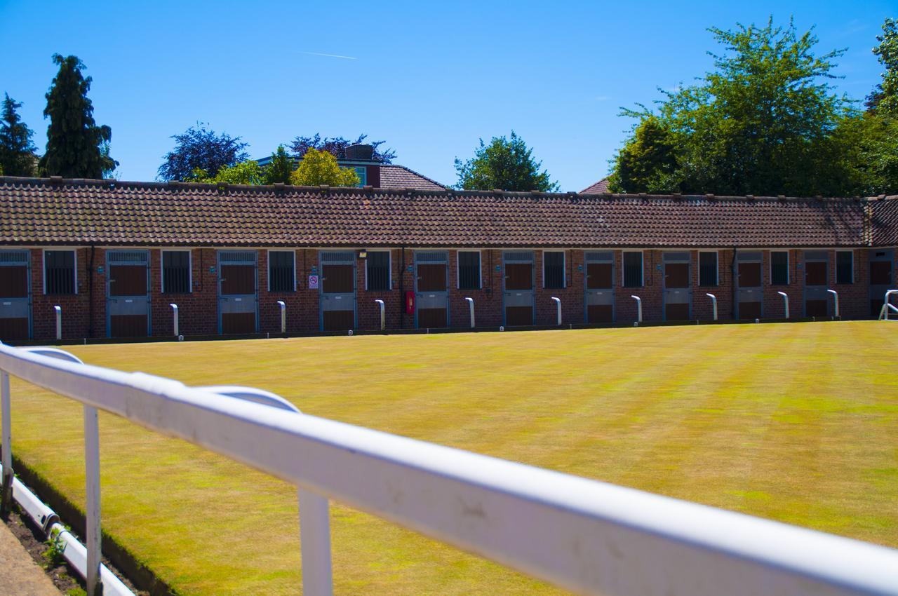 Hotel Stableside at York Racecourse Extérieur photo